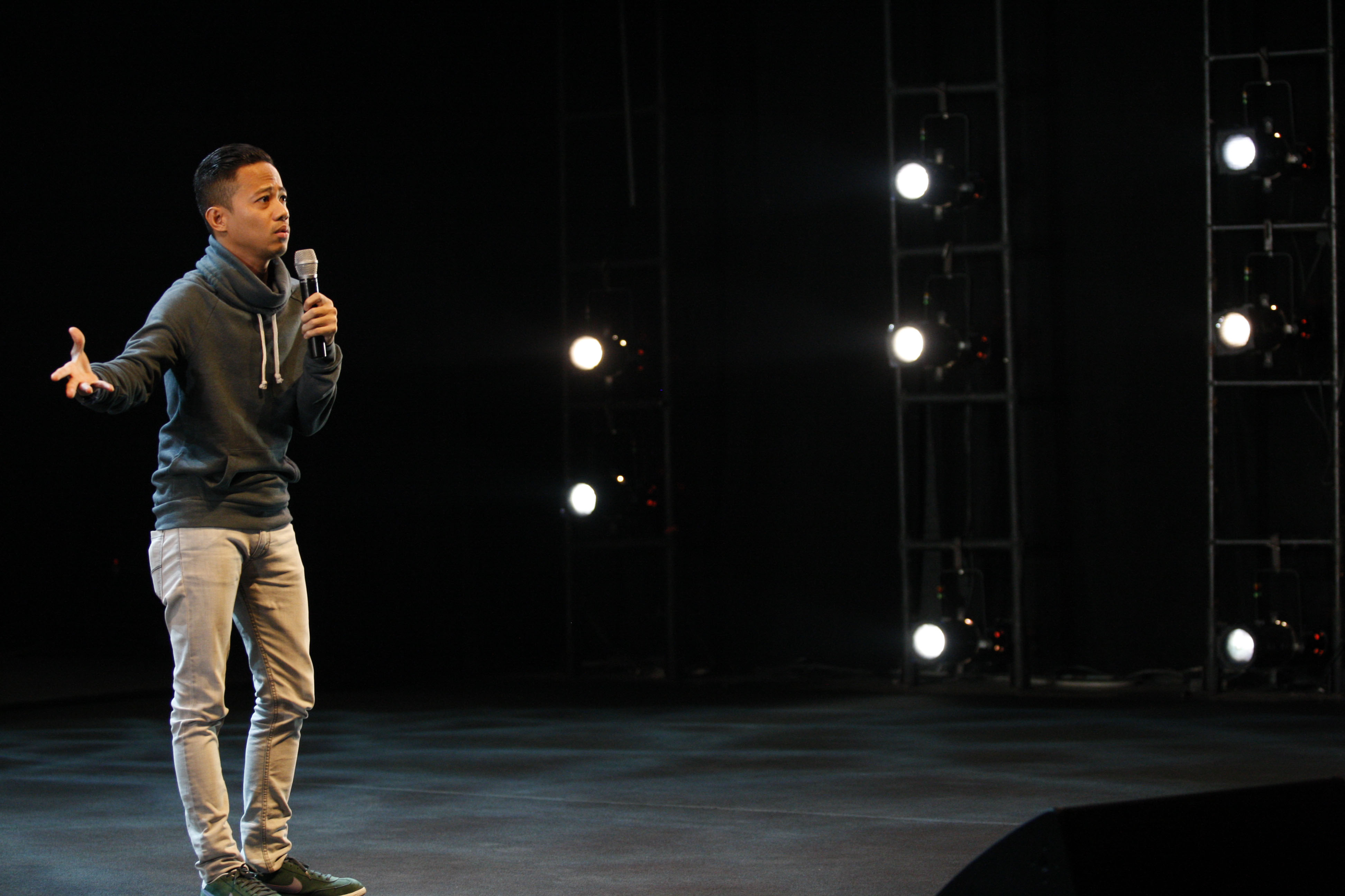 Ini Beda Komika dan Penyanyi Menurut Acho