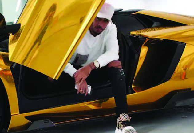 Lamborghini Bersepuh Emas