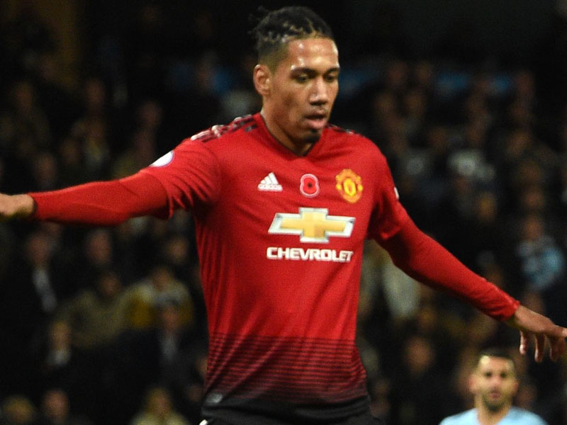 Chris Smalling Teken Perpanjangan Kontrak di Manchester United