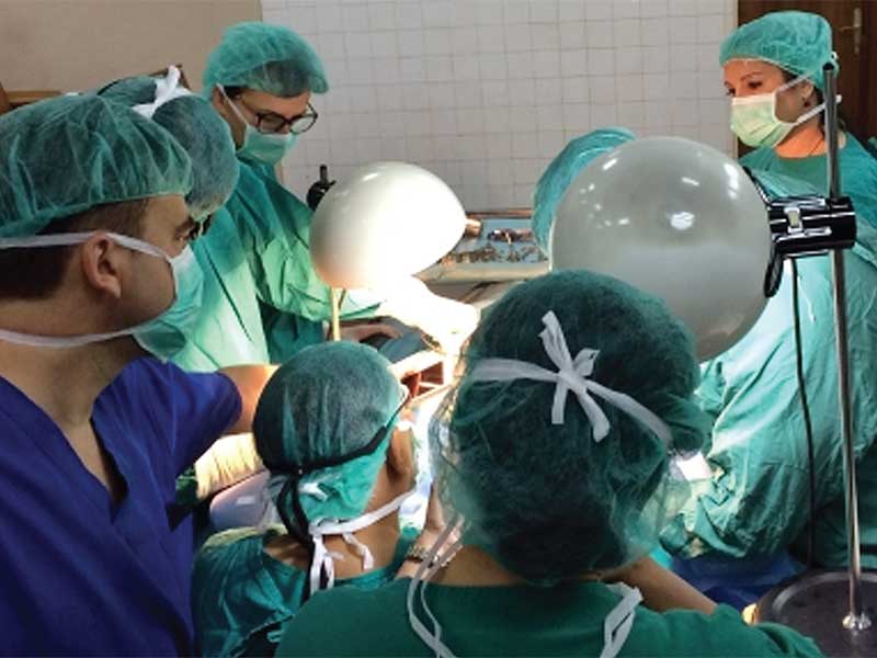 Upaya meremajakan dan mengembalikan fungsi organ kewanitaan bisa dilakukan melalui prosedur operasi invasif maupun terapi noninvasif.