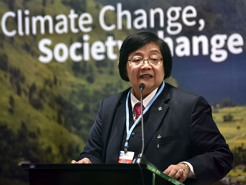 Menteri Lingkung­an Hidup dan Kehutanan (LHK) Siti Nurbaya 