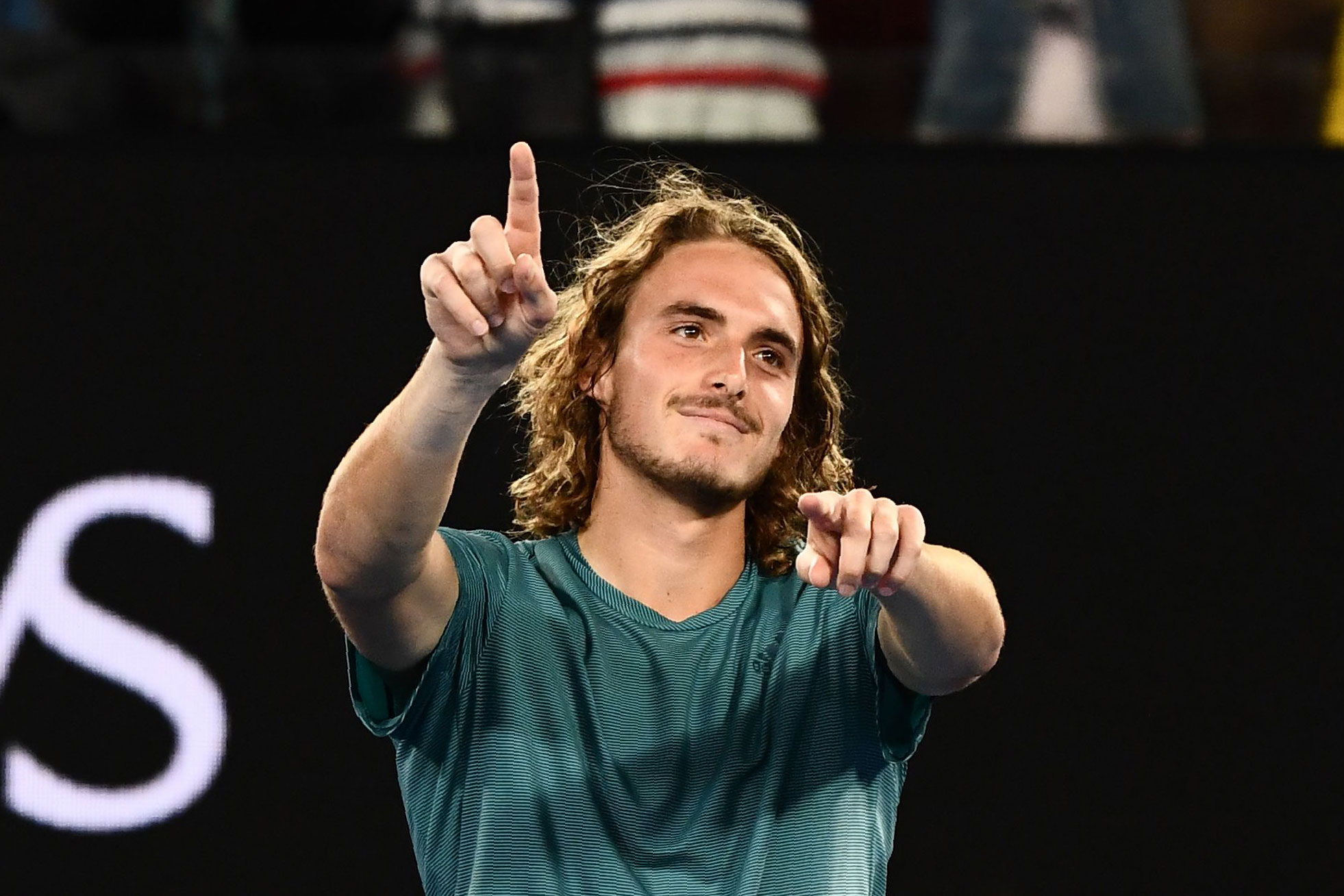 Tsitsipas Gagalkan Hattrick Federer