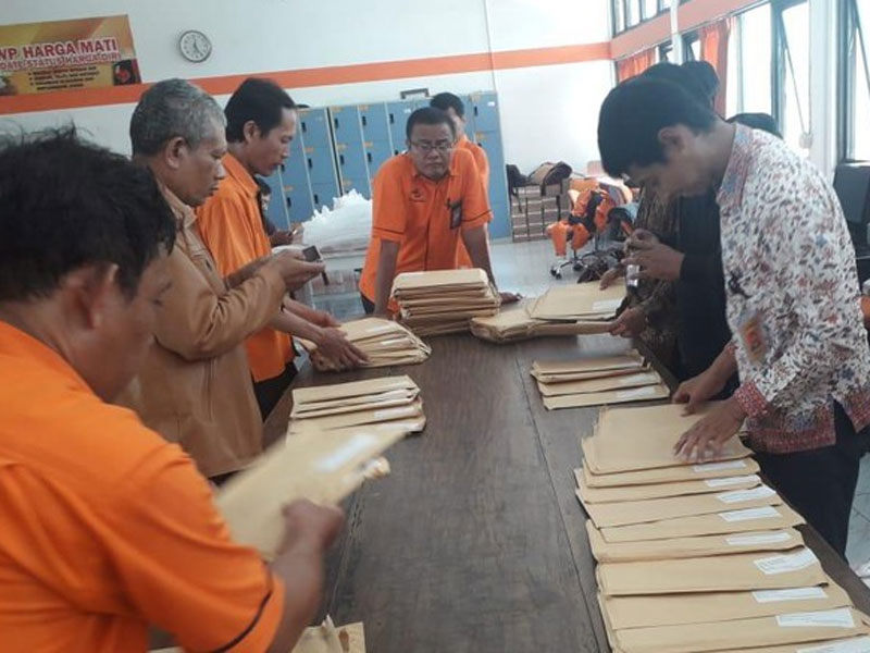Ribuan tabloid 'Indonesia Barokah' di Kantor Pos Sleman