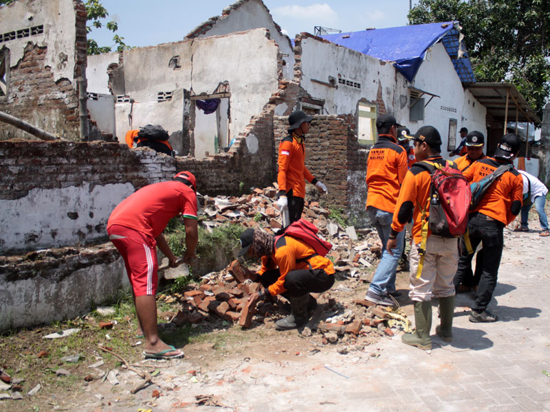  Kapal wisata bertema Live on Board, Temukira, di pelabuhan Sorong, Papua Barat
