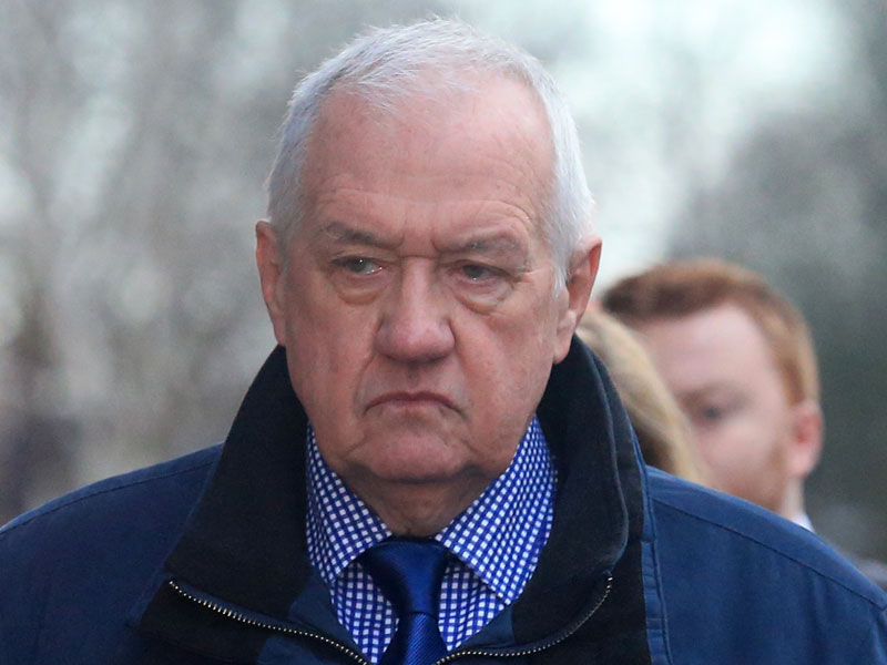 David Duckenfield,komandan polisi pada hari pertandingan semifinal Piala FA, 15 April 1989 tiba di pengadilan 