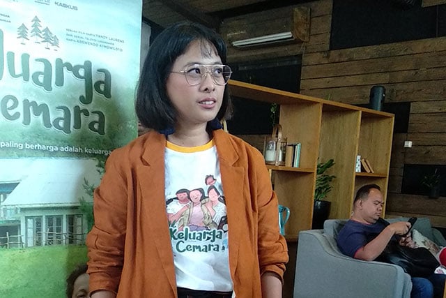 Anggia Kharisma Dokter Gigi yang Jatuh Hati pada Film