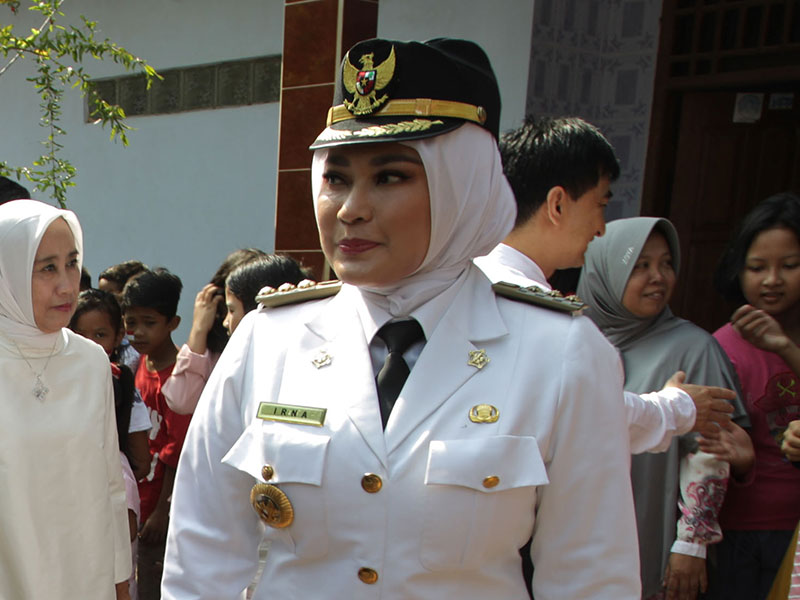 BUPATI Pandeglang Irna Narulita
