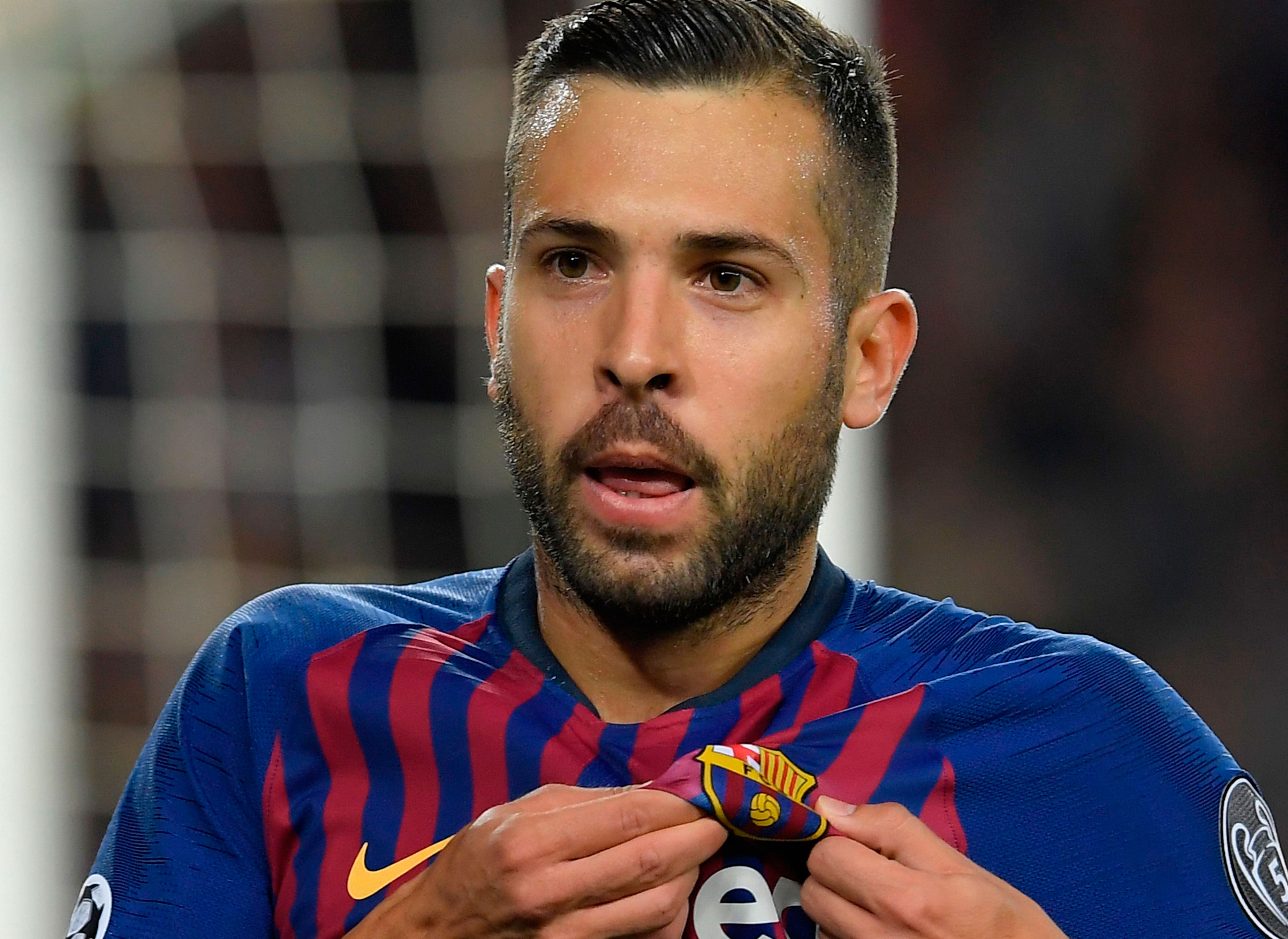 Ambisi Juve dan MU Dapatkan Jordi Alba Tidak Mudah