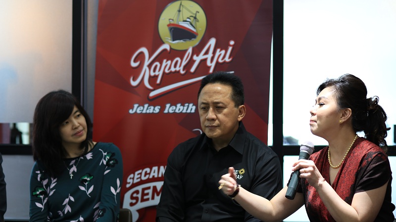 Felicia Utomo (Marketing Director PT Kapal api Global), Triawan Munaf (Kepala BEKRAF), Veronica Colondam ( Juri Nasional Gerakan Secangkir Semangat #buatnyatatujuanmu) pada proses pengarahan kepada finalis.