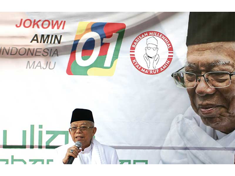 RESMIKAN TKD DEPOK: Calon wakil presiden nomor urut 01 KH Ma’ruf Amin memberi sambutan saat peresmian posko tim kampanye daerah (TKD) di Kantor DPD Golkar Grand Depok City Depok, Jawa Barat, Sabtu (12/1). Peresmian TKD tersebut guna memenangkan pasangan Jo