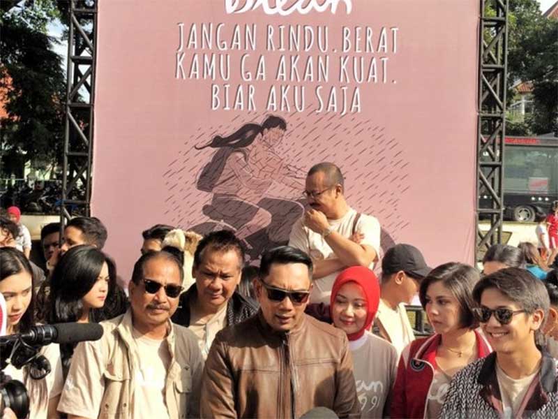 Menteri Pariwisata, Arif Yahya, Gubernur Jawa Barat, Ridwan Kamil dan para pemain film 