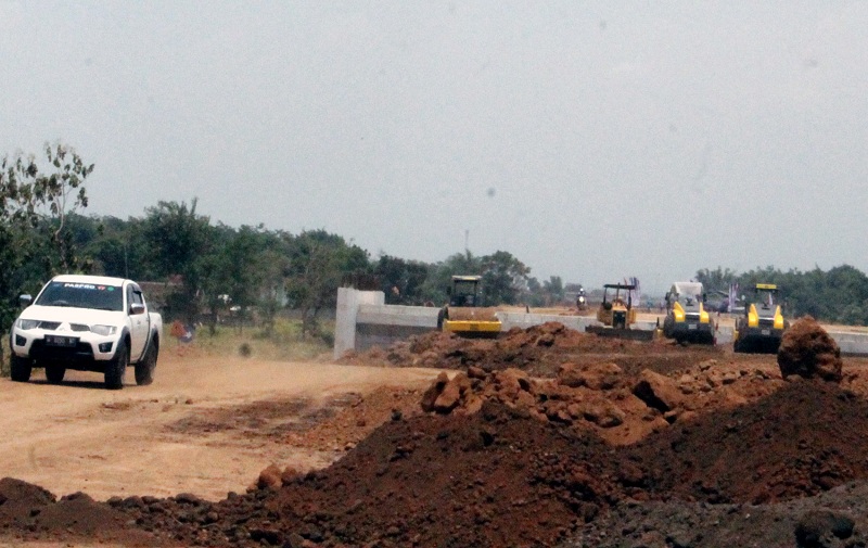 Pengerjaan ruas tol Paspro