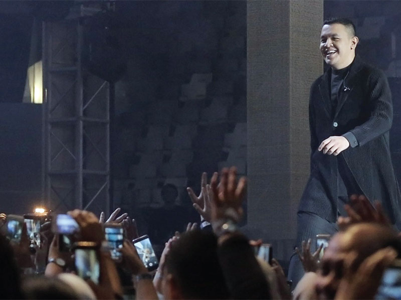 Warna-warni Konser Monokrom