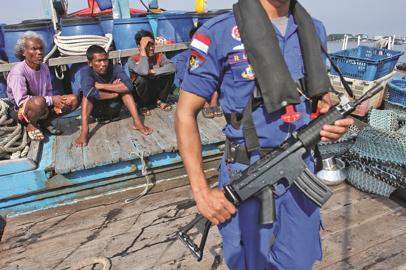 Polisi menangkap pelaku illegal fishing