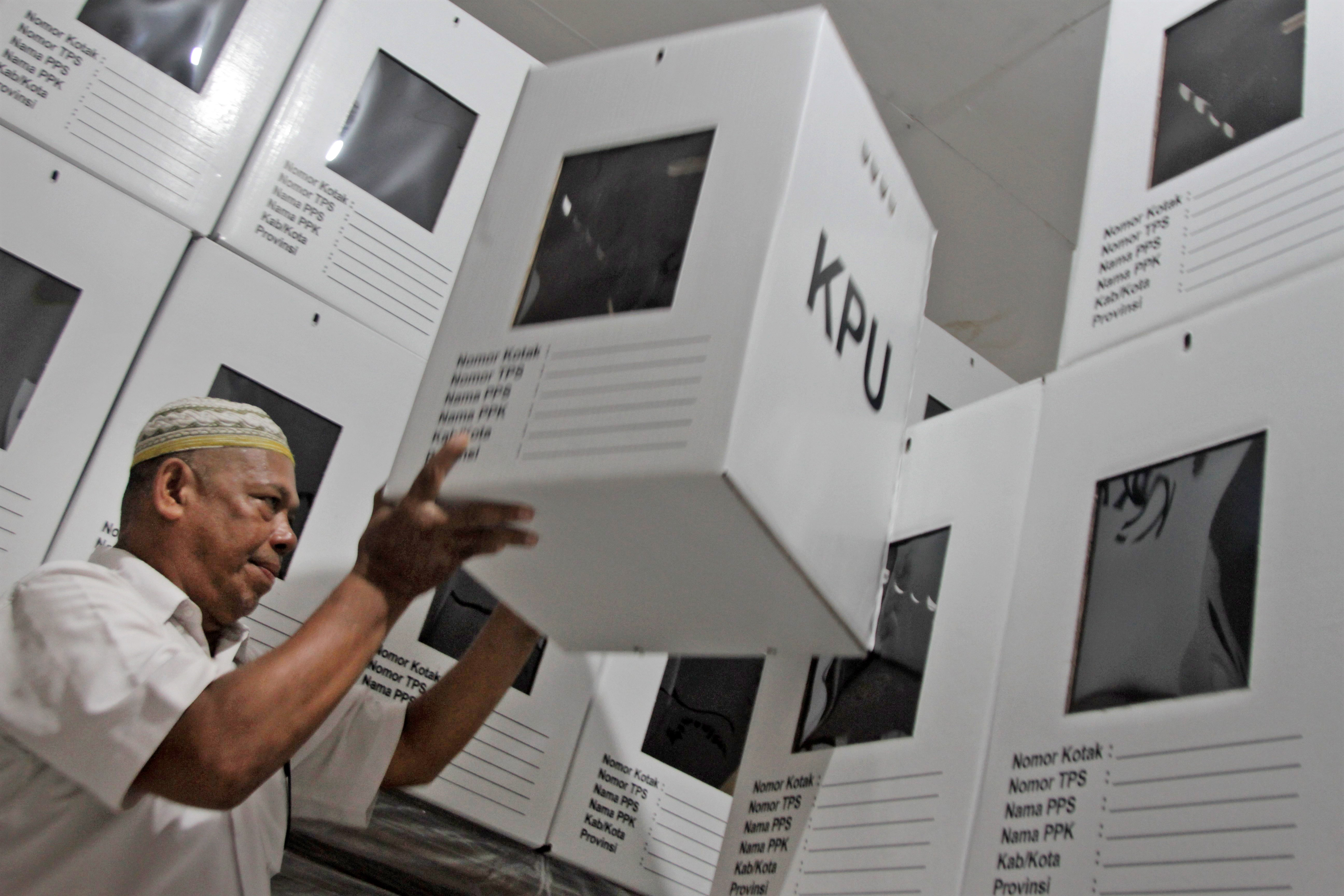 Ratusan Kotak dan Bilik Suara di NTT Rusak