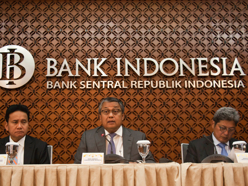 Foto udara aliran Sungai Ciliwung di kawasan Gedong, Pasar Rebo, Jakarta Timur, kemarin. Pemprov DKI Jakarta akan melanjutkan normalisasi Sungai Ciliwung yang sempat terkendala pembebasan lahan untuk mengatasi banjir di Ibu Kota.