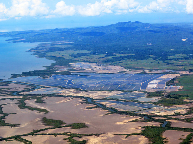 Panorama lahan pengembangan garam di Kabupaten Kupang, Nusa Tenggara Timur (NTT).