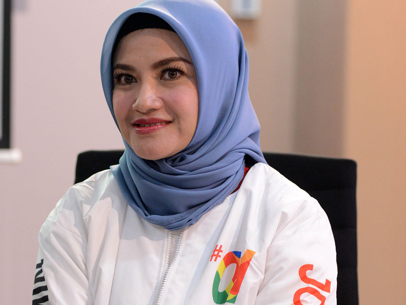 Tina Talisa Bandingkan Reaksi Ibunda Sandiaga dengan Ibu Jokowi