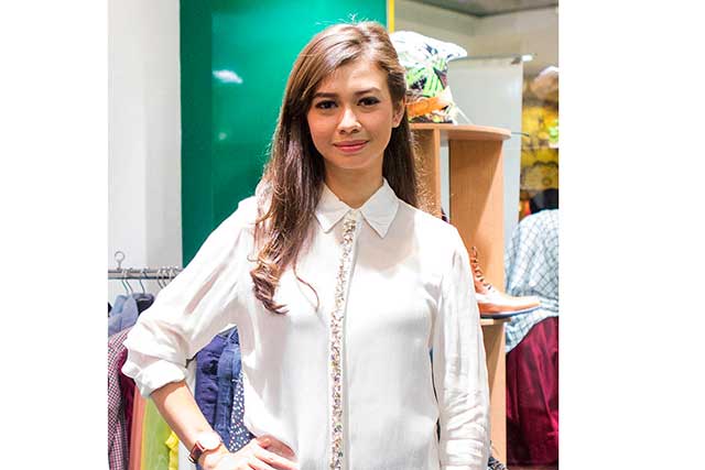 Yuki Kato Tidak Direpotkan Kacamata Lagi