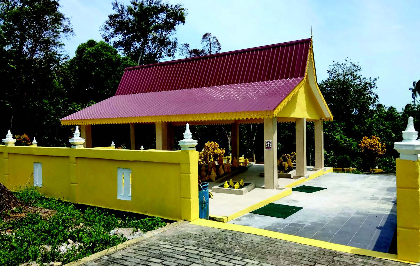 Jejak Historis di Makam Nong Isa