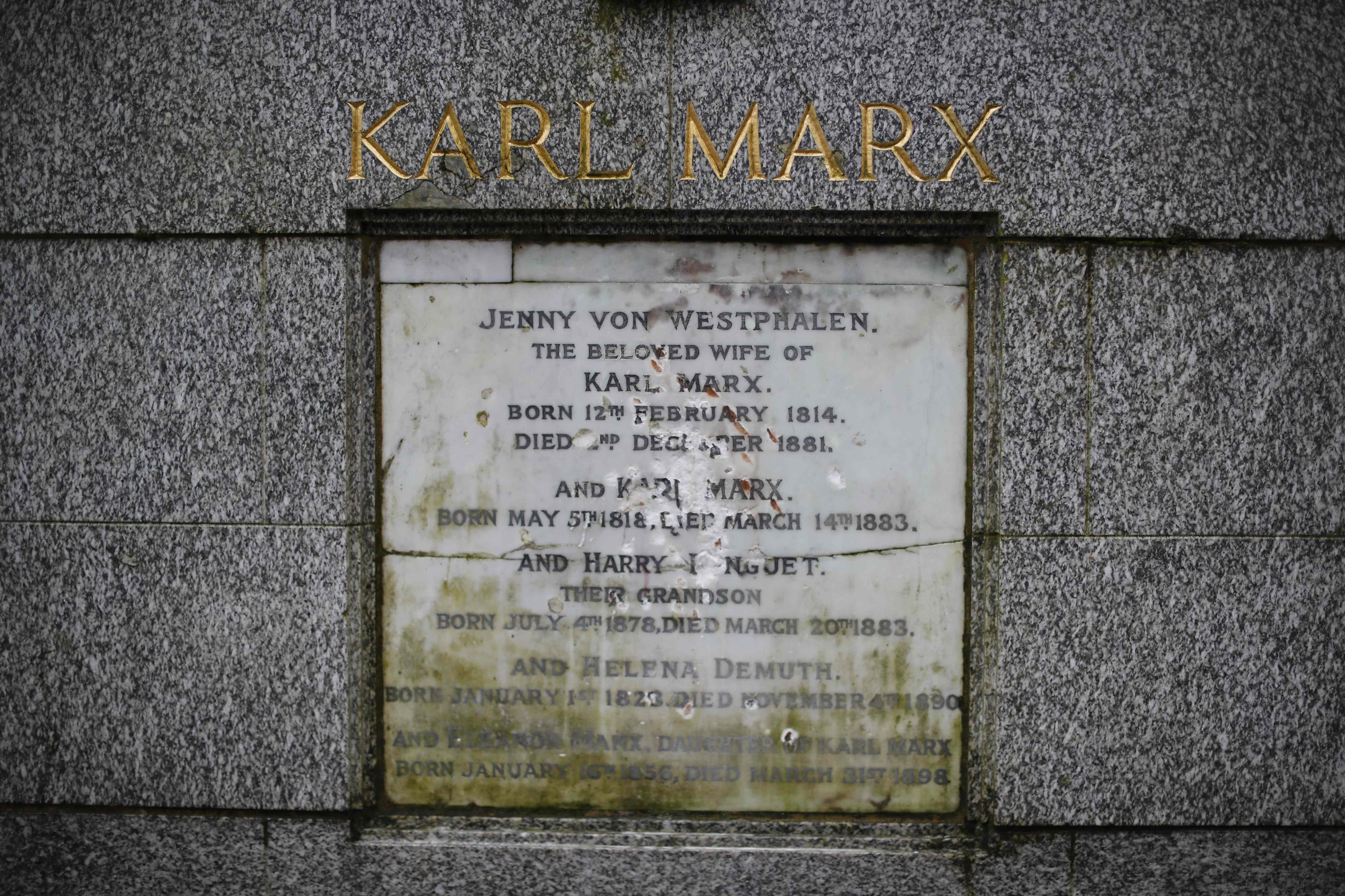 Makam Karl Marx Dirusak