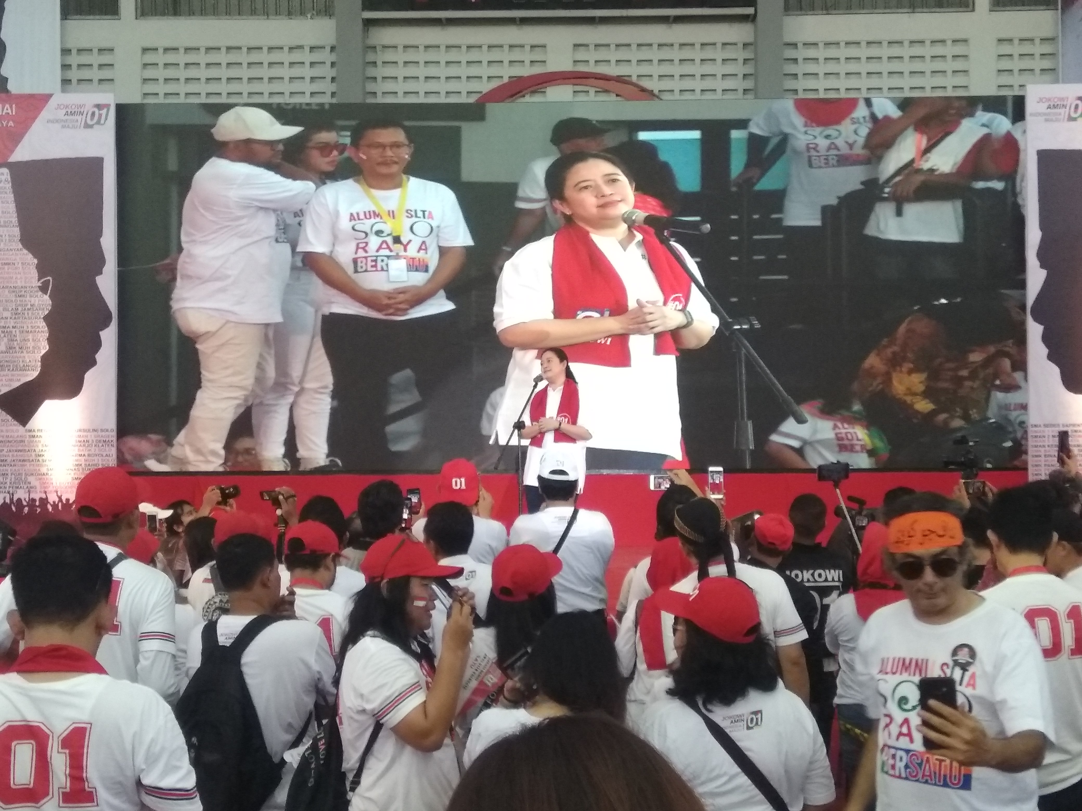 Puan Maharani Ajak Ribuan Alumni SLTA se-Solo Raya MenangkanJokowi-Ma'ruf Amin dengan Cara Santun Tanpa Fitnah.