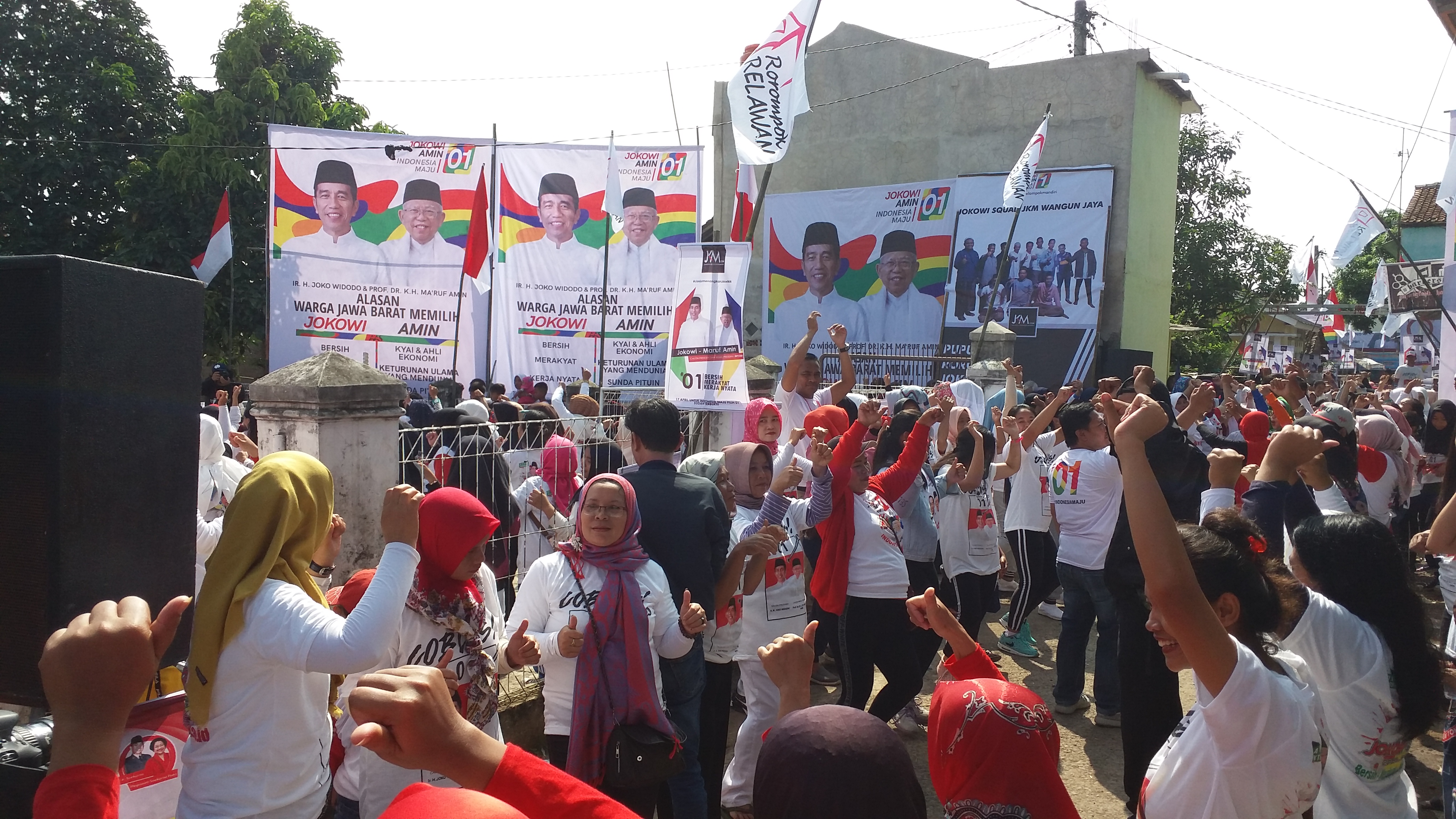 Kegiatan Deklarasi Rorompok Jokowi di Desa Wangunjaya Cianjur, Minggu (31/3).