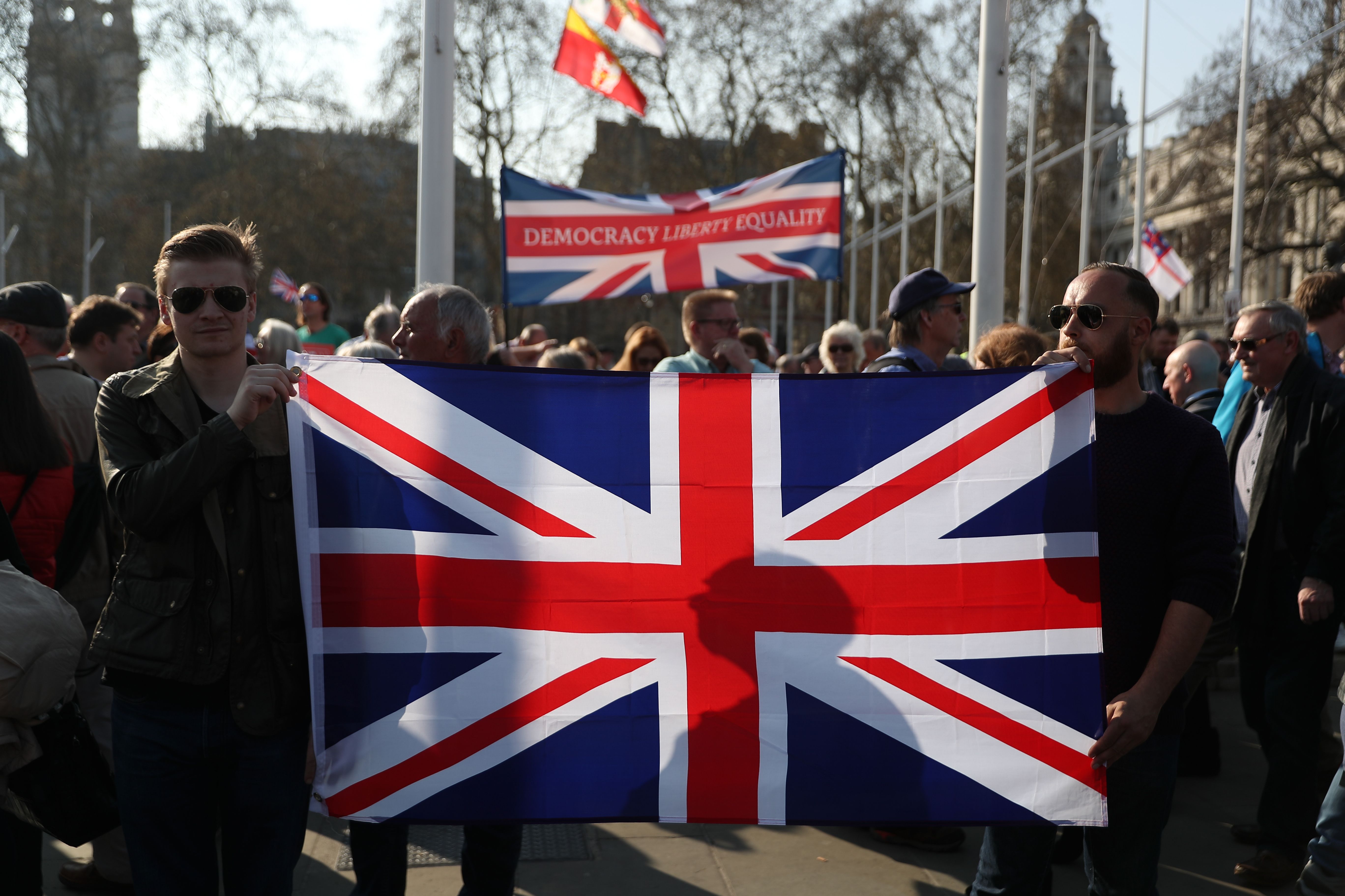 Demonstran Pro-Brexit memadati jalanan kota London untuk memprotes berlarutnya proses Brexit, Jumat (29/3)