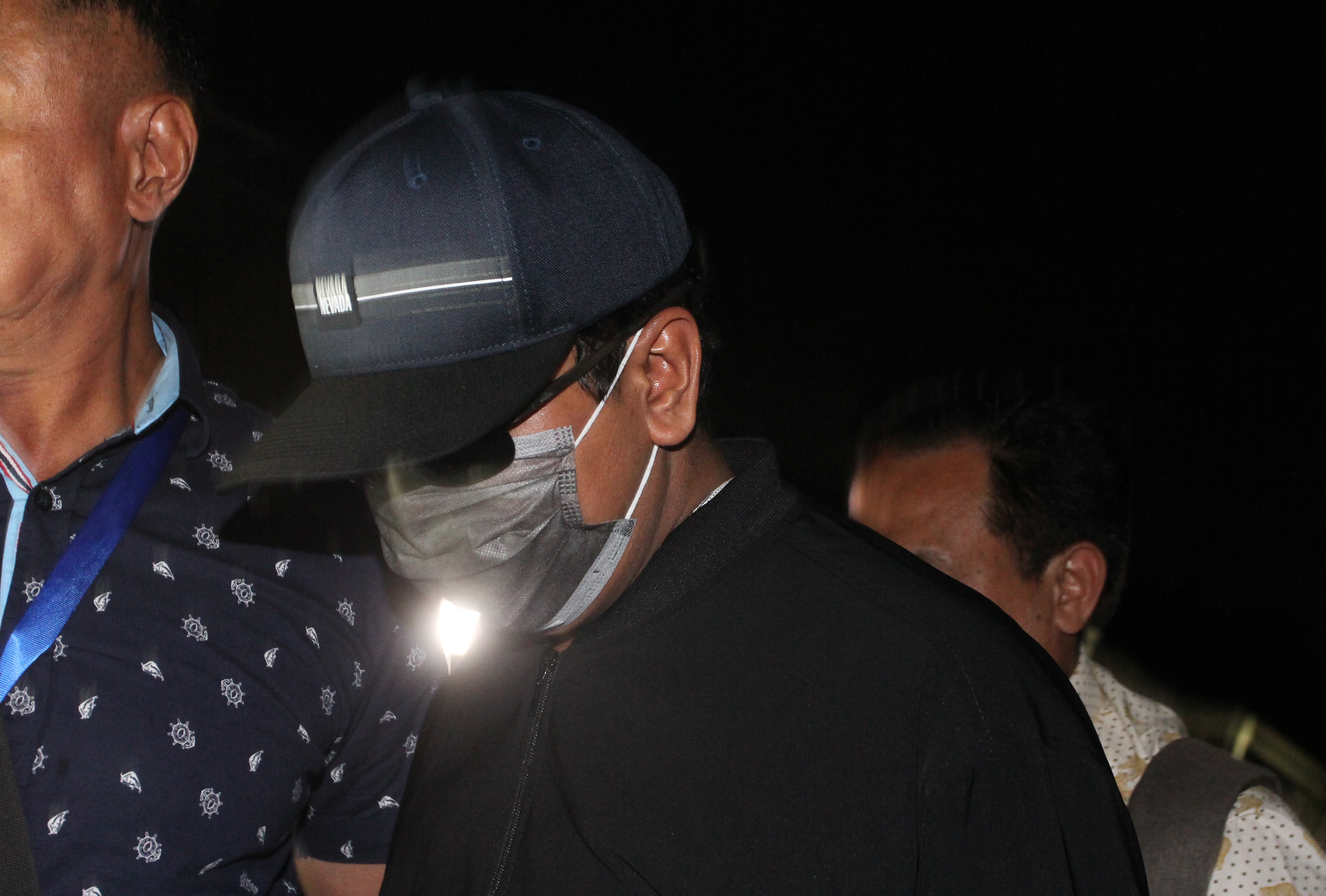 Ketua Umum DPP PPP Romahurmuziy saat tiba di Gedung KPK di Jakarta, Jumat (15/3).