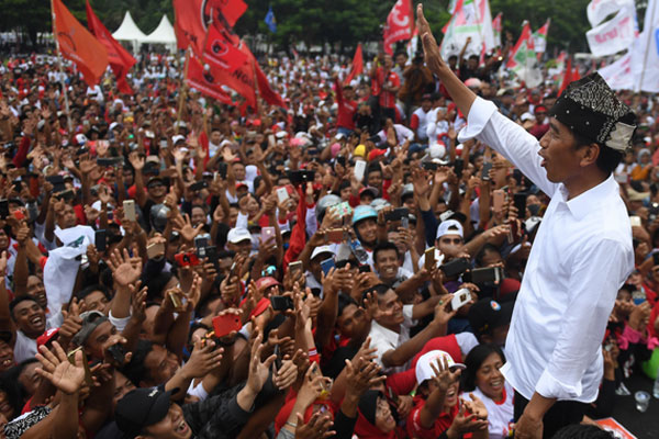 Calon presiden petahana Jokowi berkampanye di Jember