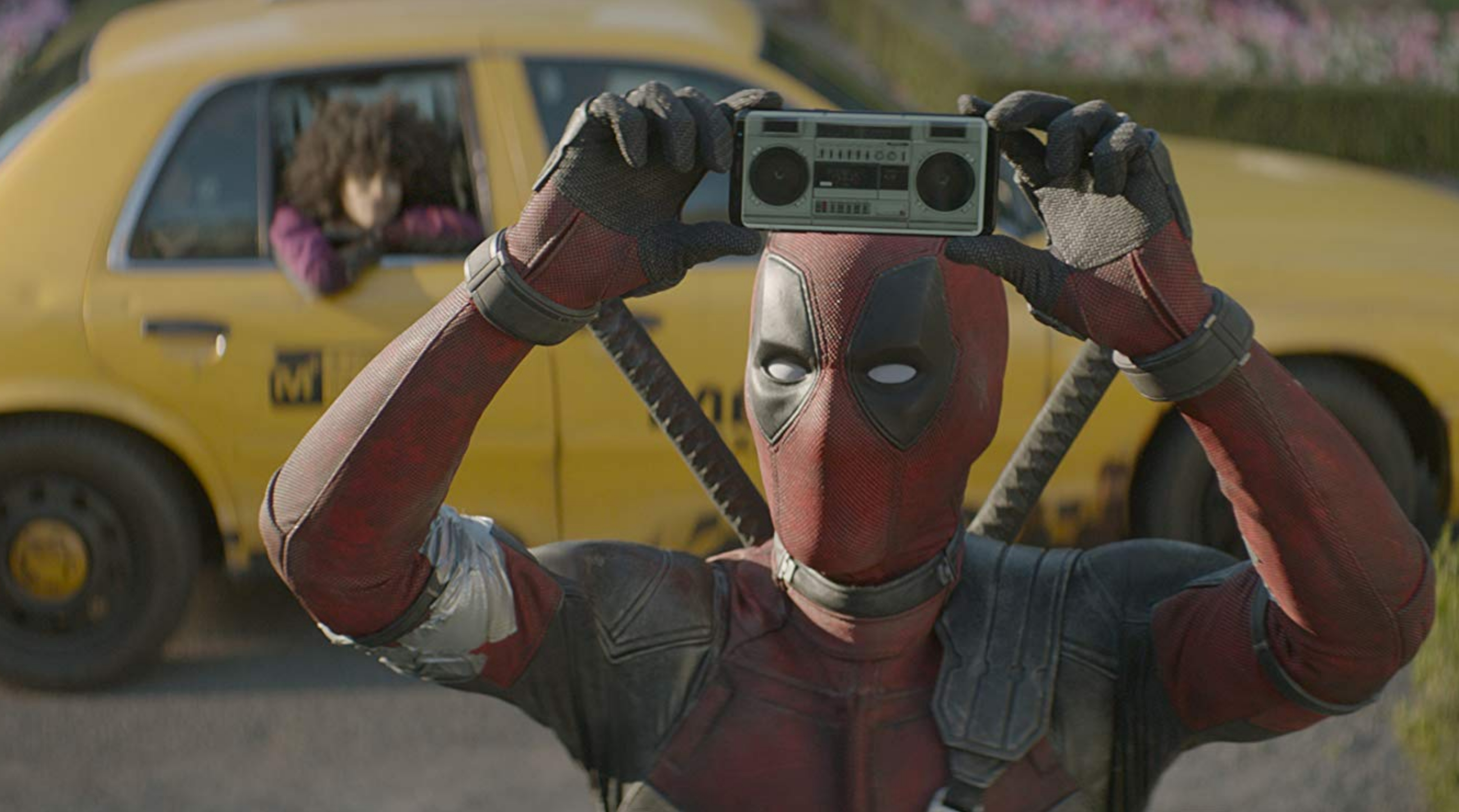 Salah satu adegan dalam film Deadpool 2.