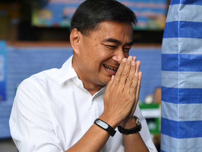 MANTAN Perdana Menteri Thailand Abhisit Vejjajiva