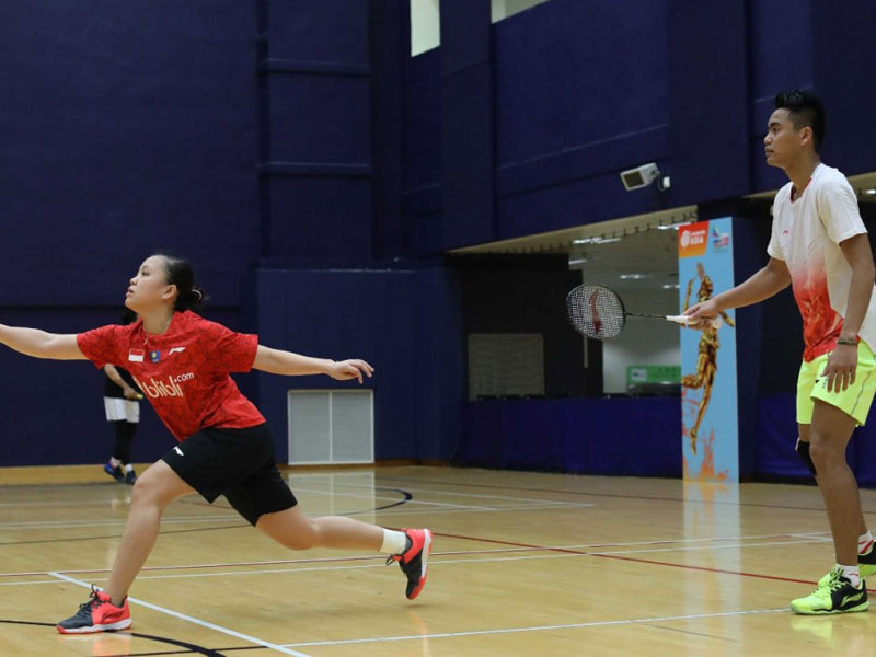 Sesi latihan ganda campuran Indonesia, Tontowi Ahmad/Winny Oktavina Kandow.