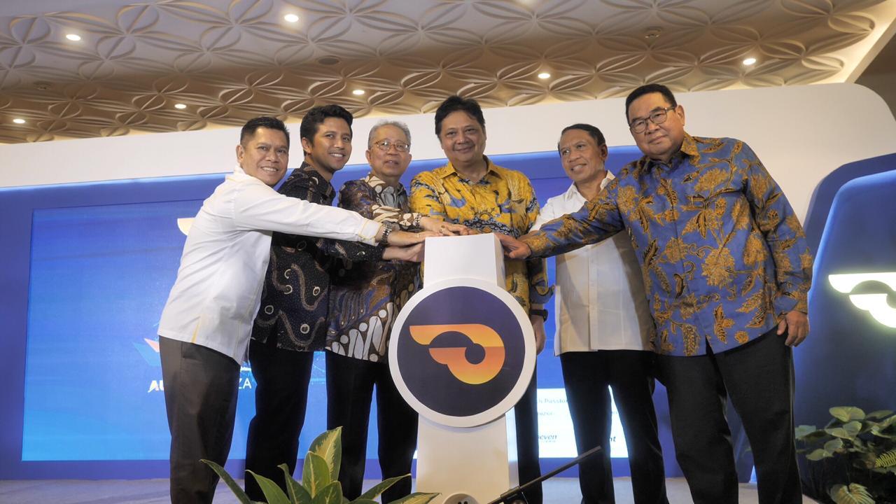 Menteri Perindustrian Airlangga Hartarto saat membuka GIIAS Surabaya 2019, Jumat (29/3)