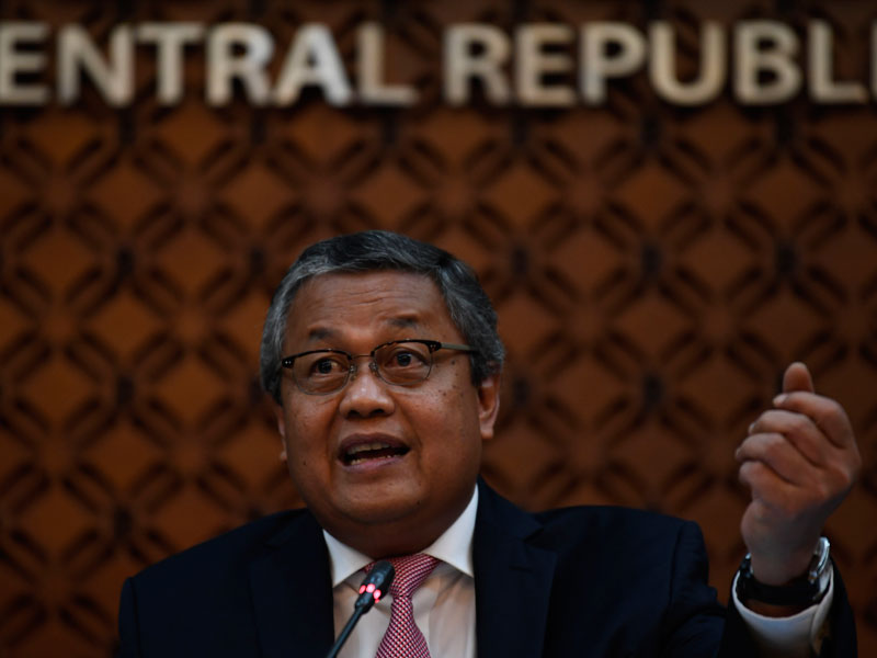 Gubernur Bank Indonesia Perry Warjiyo menyampaikan hasil Rapat Dewan Gubernur Bank Indonesia di Jakarta, Kamis (21/3/2019).