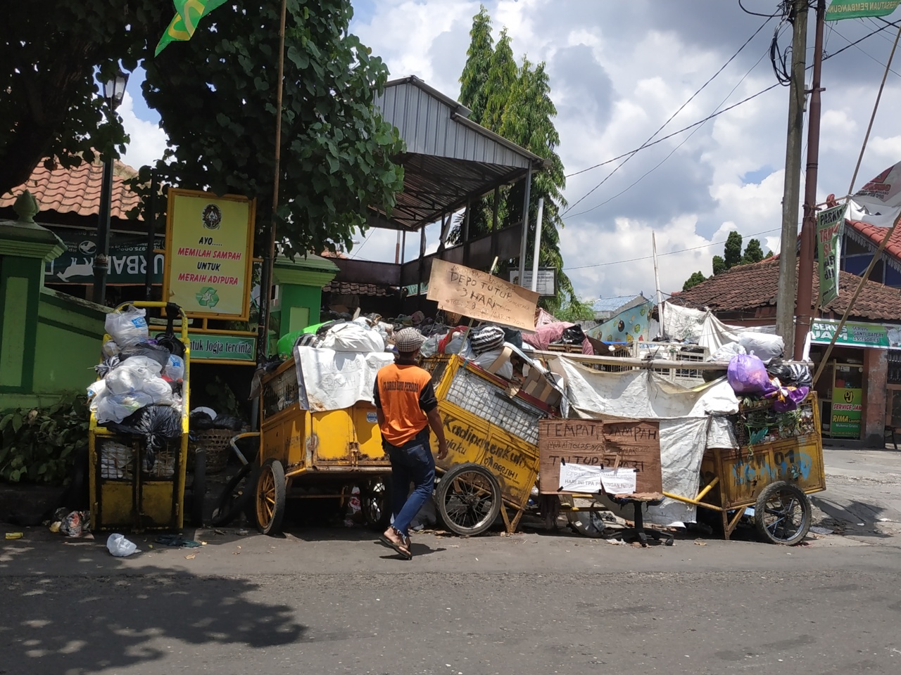TPS Pasar Ngasem Ditutup