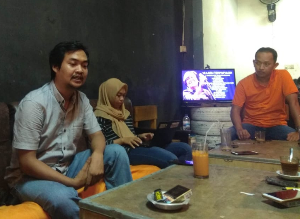 Wahana Lingkungan Hidup (WALHI) mendesak Pemerintah agar mengkaji ulang proyek pembangunan Bendungan Pamukkulu di Kabupaten Takalar, Sulawesi Selatan. 