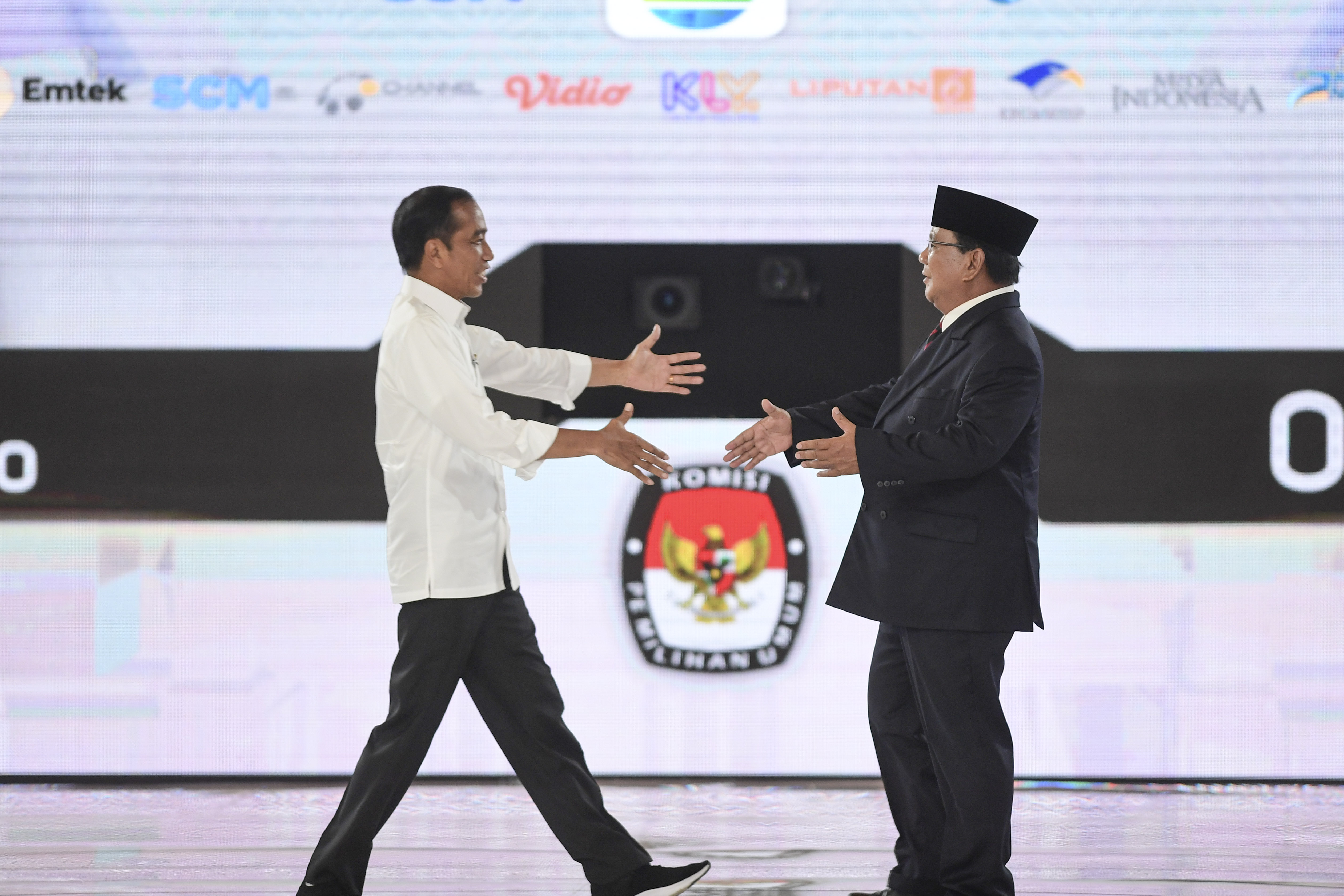Capres nomor urut 01 Joko Widodo (kiri) dan capres nomor urut 02 Prabowo Subianto.