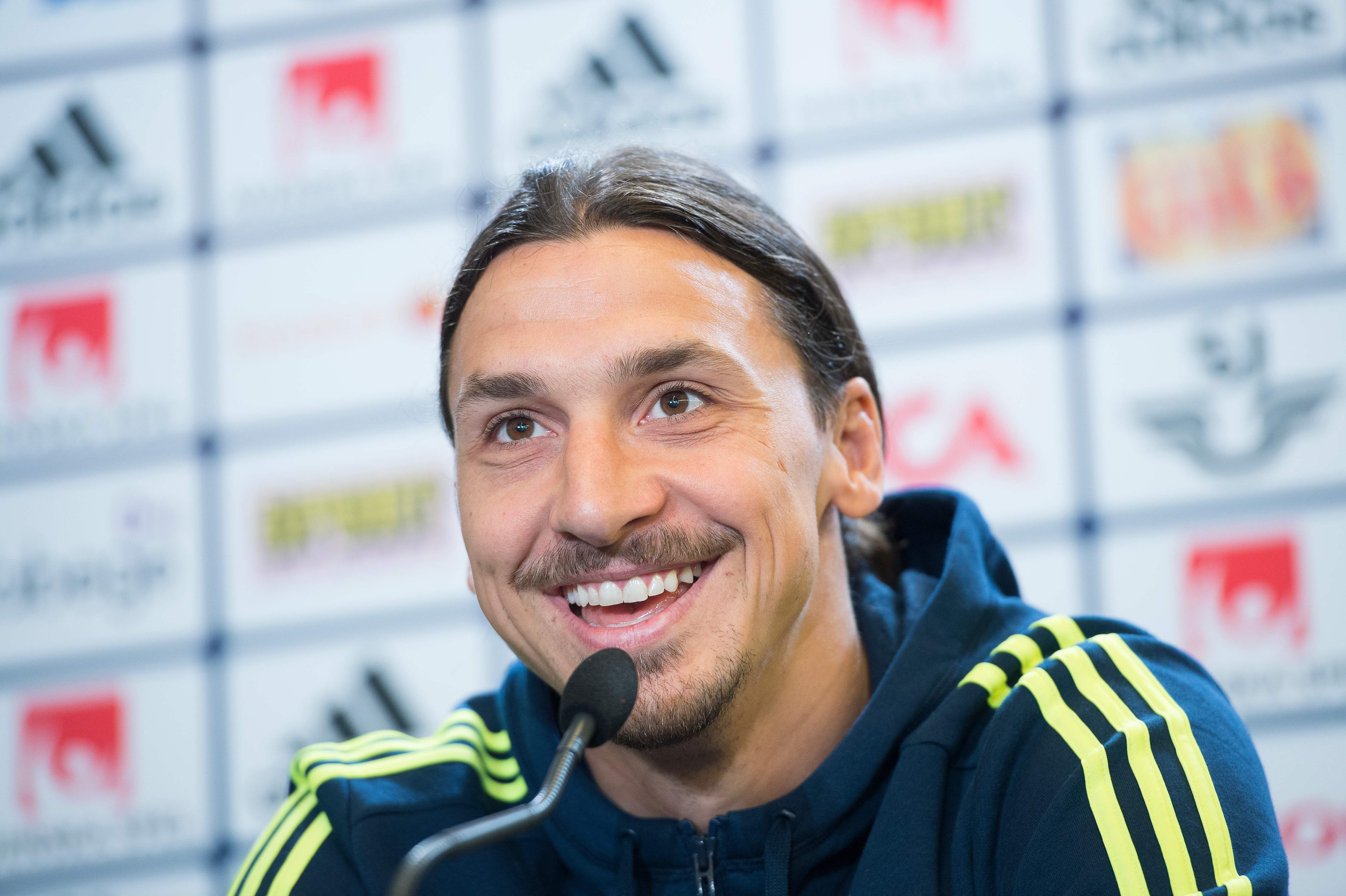 Zlatan Ibrahimovic merupakan pemain Swedia yang pernah bermain di AC Milan bersama Kevin-Prince Boateng.