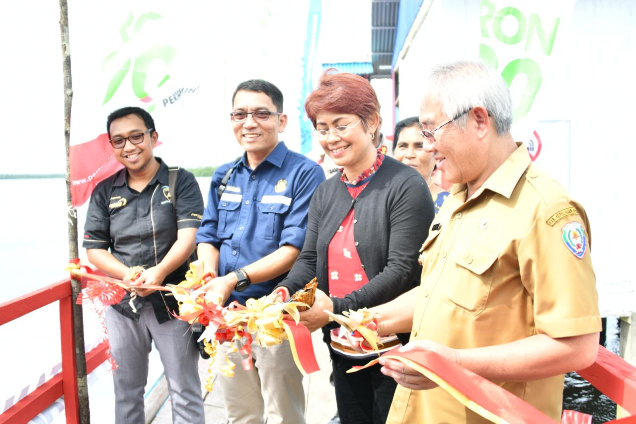 Peresmian BBM Satu harga di Pulau Aru, Maluku, Selasa (26/3)