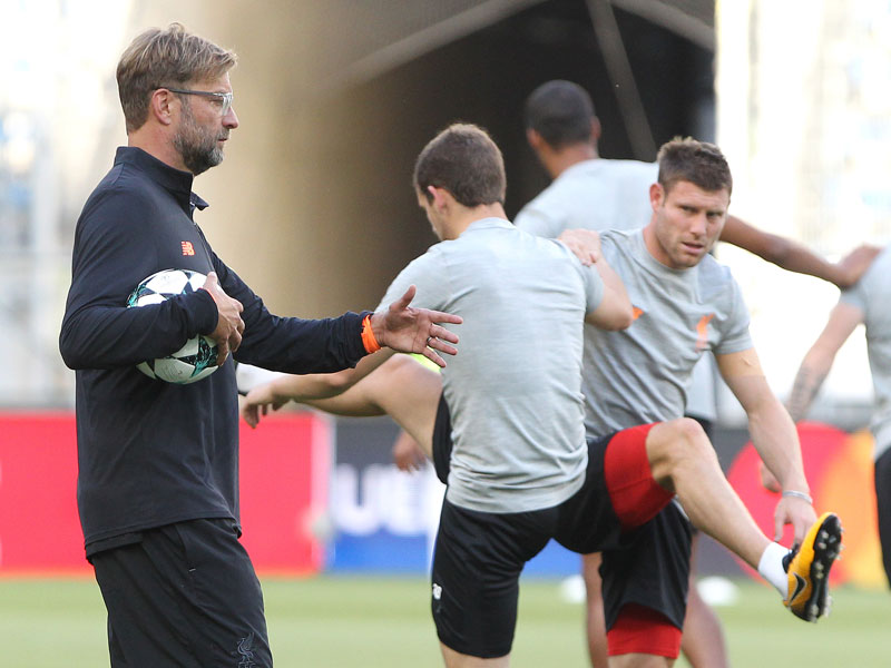 Pelatih Liverpool, Juergen Klopp sedang bersiap bersama para pemainnya jelang laga melawan Tottenham Hotspur.