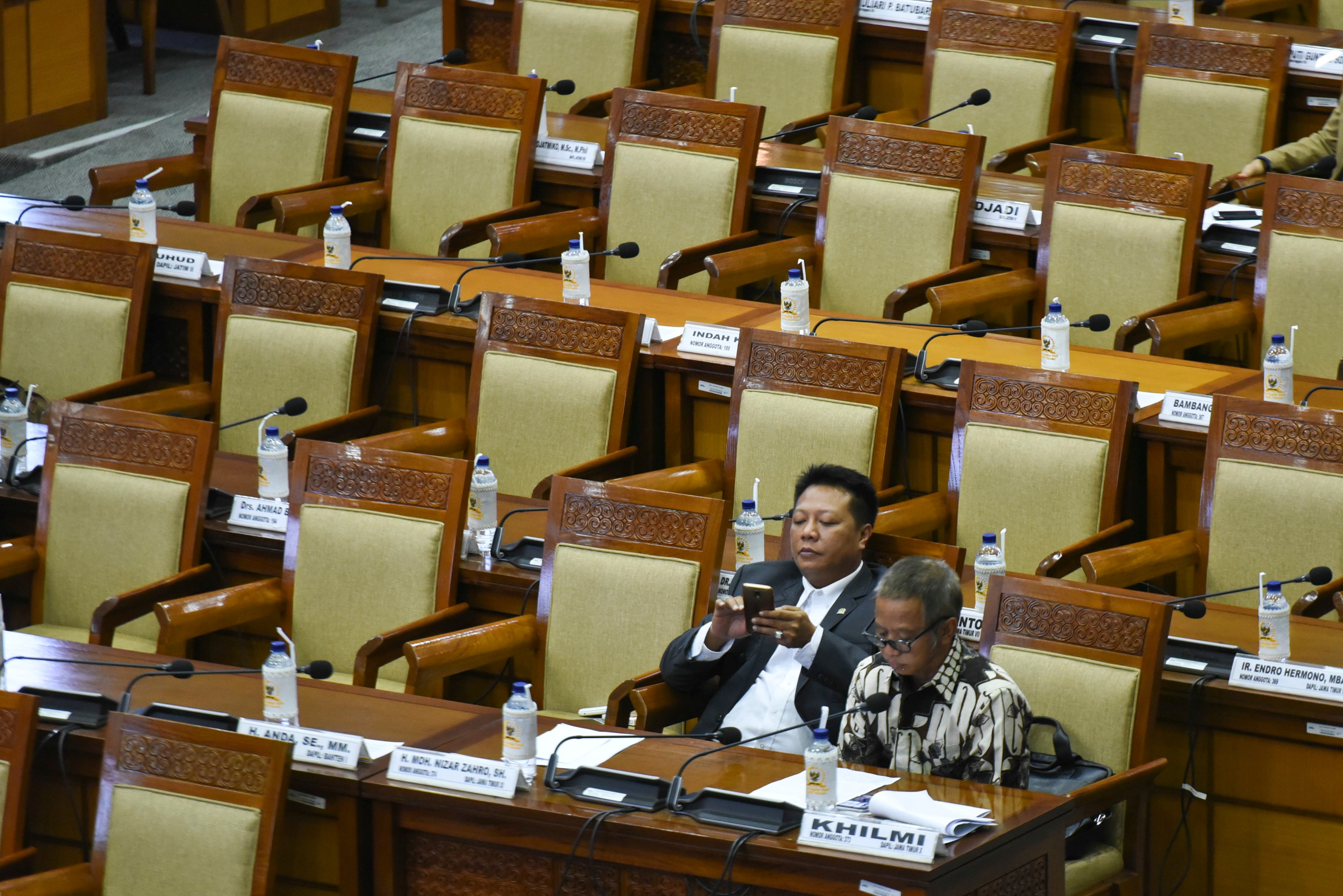 Anggota DPR mengikuti rapat paripurna di Kompleks Parlemen, Senayan, Jakarta, beberapa waktu lalu.