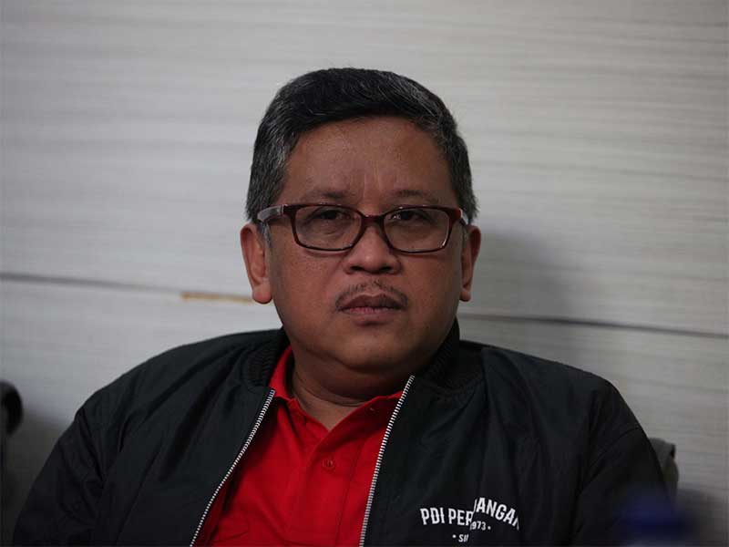 Sekjen PDIP Hasto Kristiyanto di Kantor Indikator, Cikini, Jakarta, Selasa (8/1).