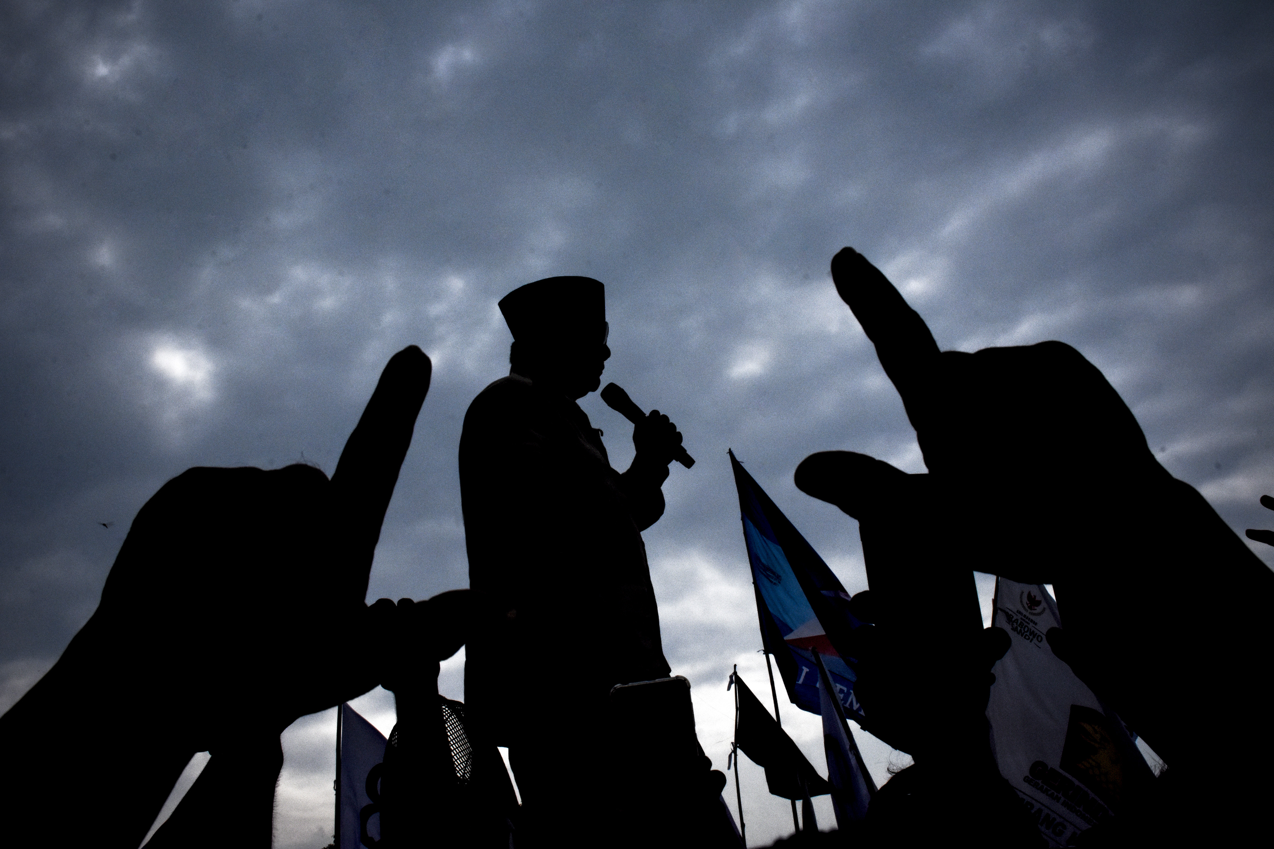 Calon Presiden nomor urut 02 Prabowo Subianto menyampaikan orasi politiknya di lapangan Karang Pule, Mataram, NTB, hari ini.