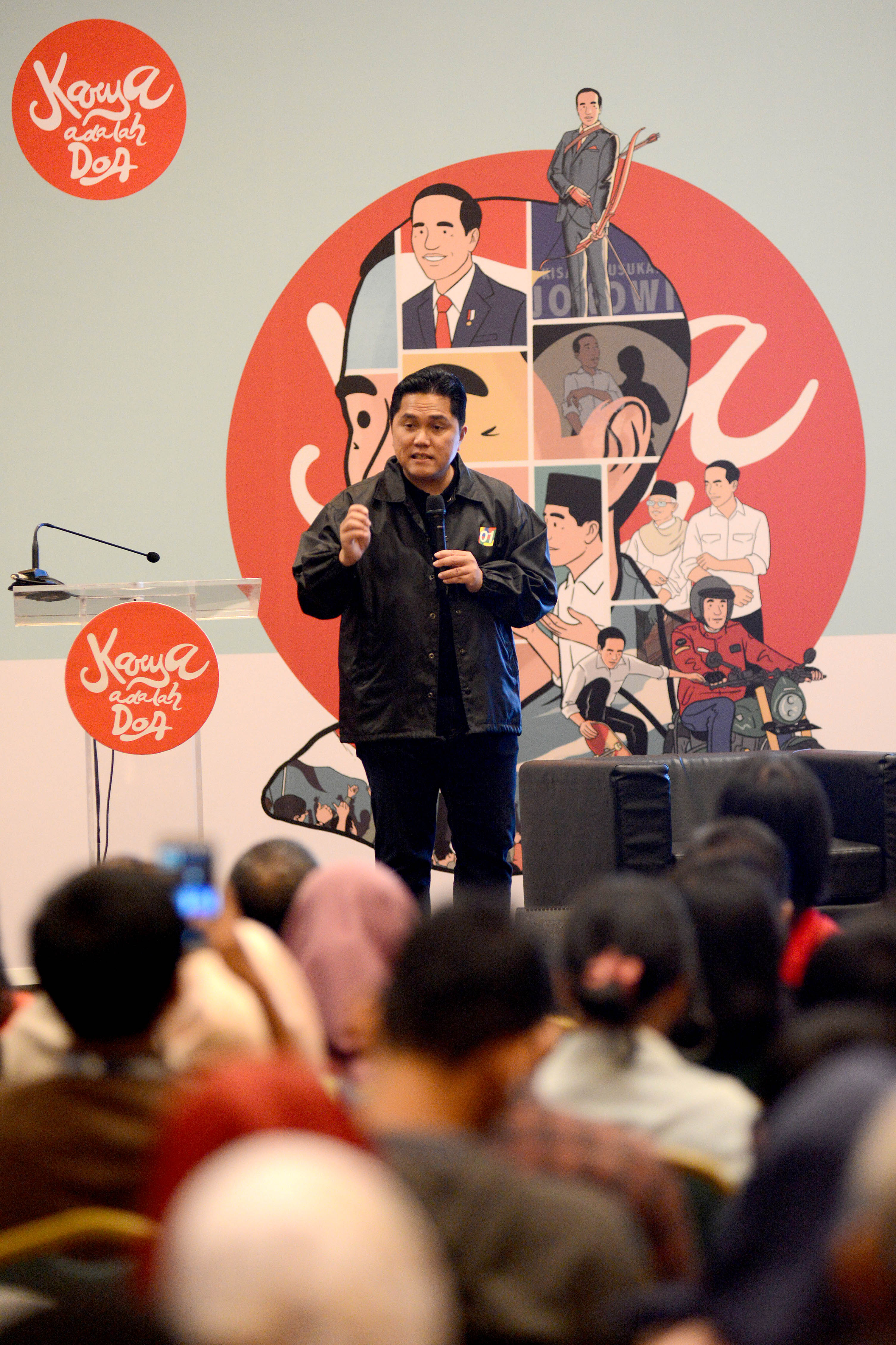 Ketua Kmite Olimpiade Indonesia Erick Thohir saat hadir di Senayan City, Jakarta, Jumat (29/3)