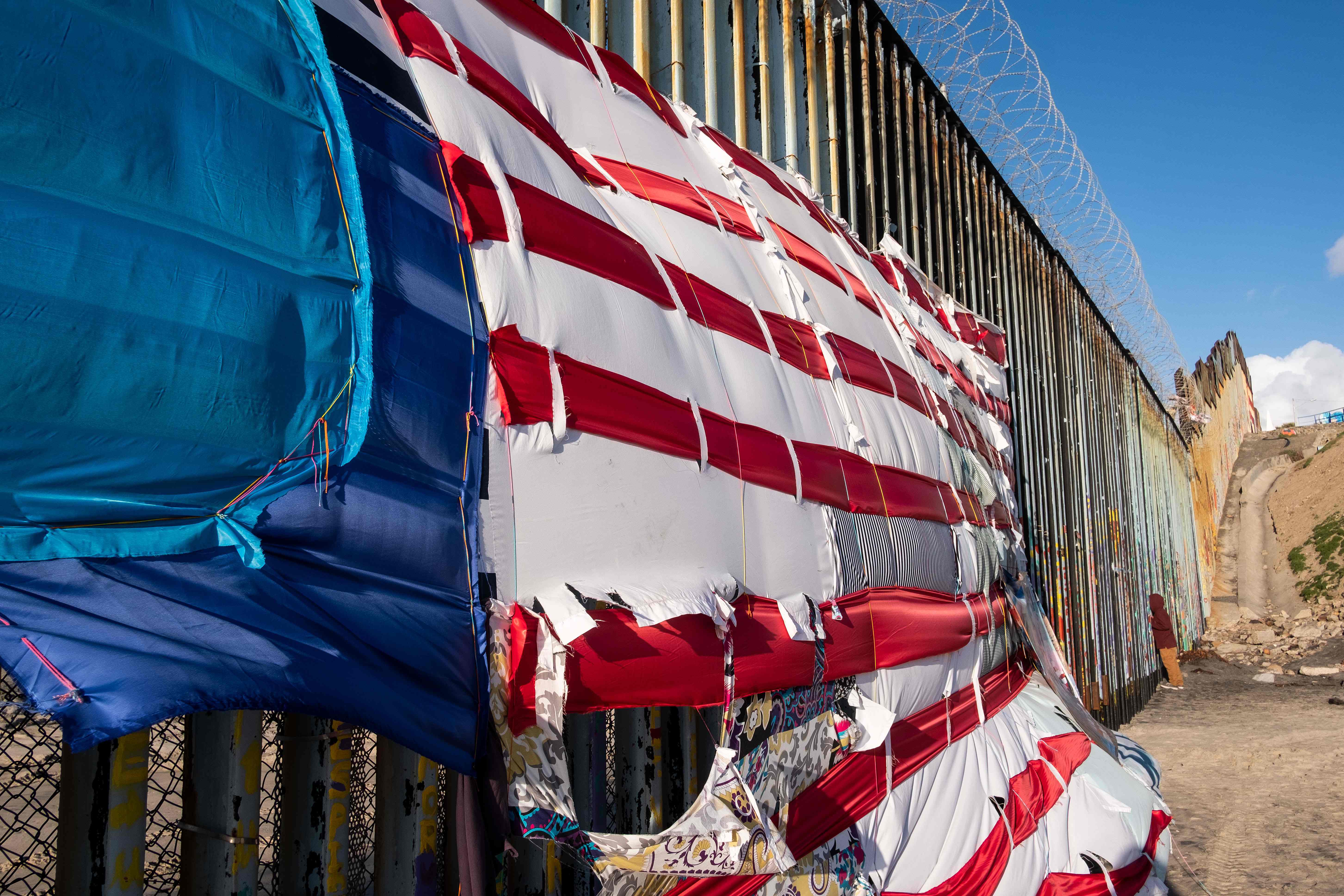 Trump Tingkatkan Anggaran Tembok Perbatasan