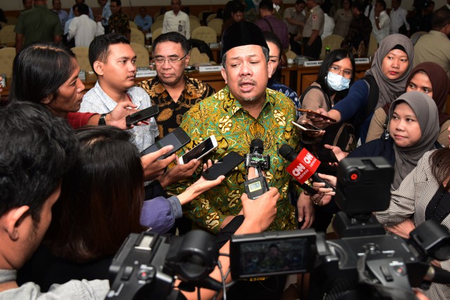 Wakil Ketua DPR RI Fahri Hamzah berikan keterangan usai memimpin Rapat Kerja Tim Pengawas (Timwas) Bencana DPR RI. 