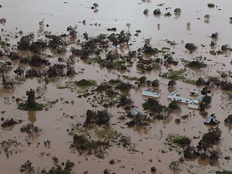 Foto udara memperlihatkan kehancuran akibat Siklon Tropis Idai di kota Beira, Mozambik, 18 Maret 2019. 