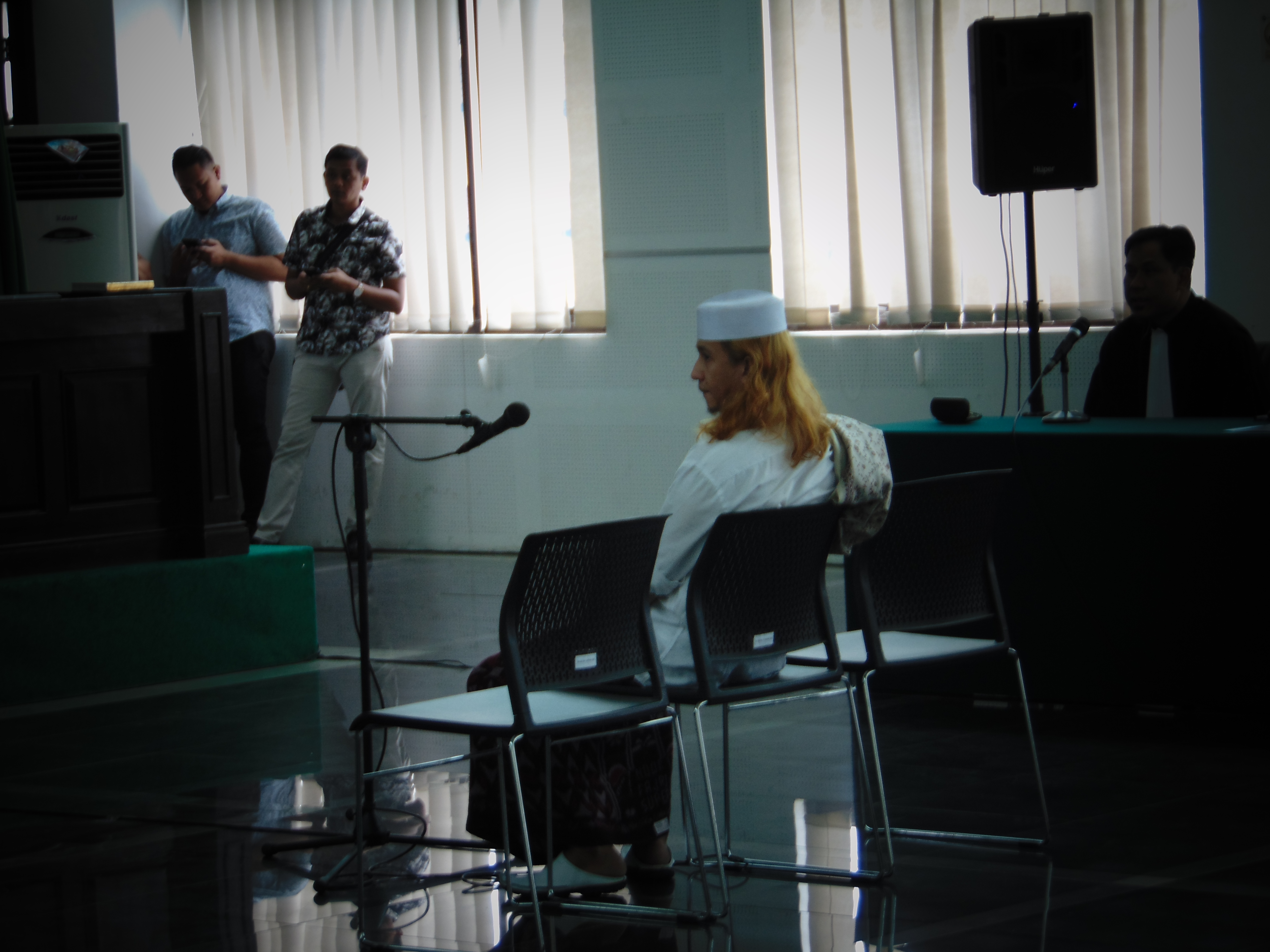 Bahar bin Smith saat hadiri sidang eksepsi di Pengadilan Negeri Bandung, Rabu (6/3). 