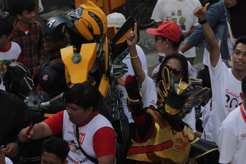 Kampanye akbar calon Presiden RI nomor urut 01 di Lapangan Karebosi Makassa, Minggu (31/3) dihadiri 'super hero'.